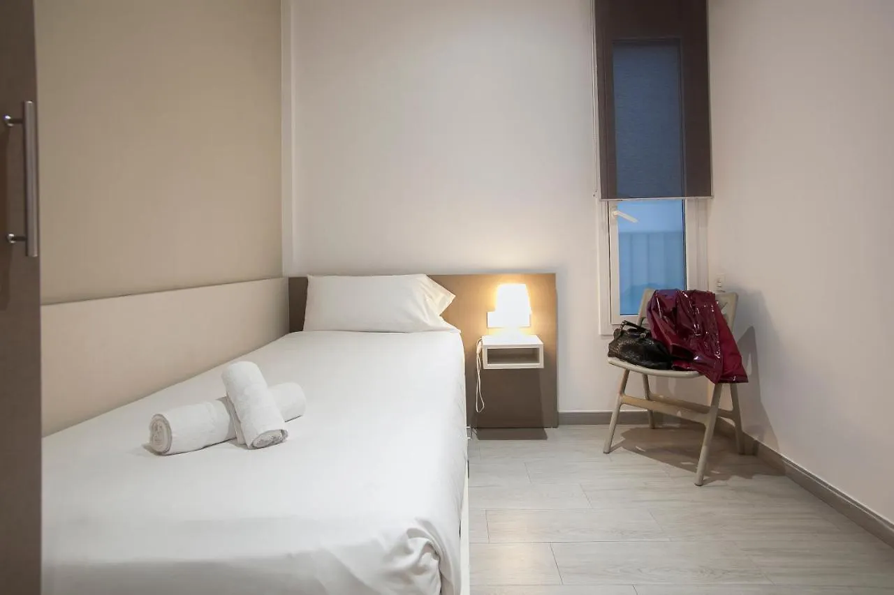 Bbarcelona Gaudi Flats Apartamento 0*, Barcelona